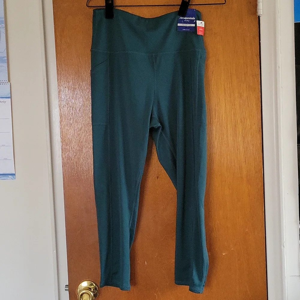 Aeropostale Sport High-rise Capri Leggings- size large Style# WV1818-300-AAA - Picture 1 of 5